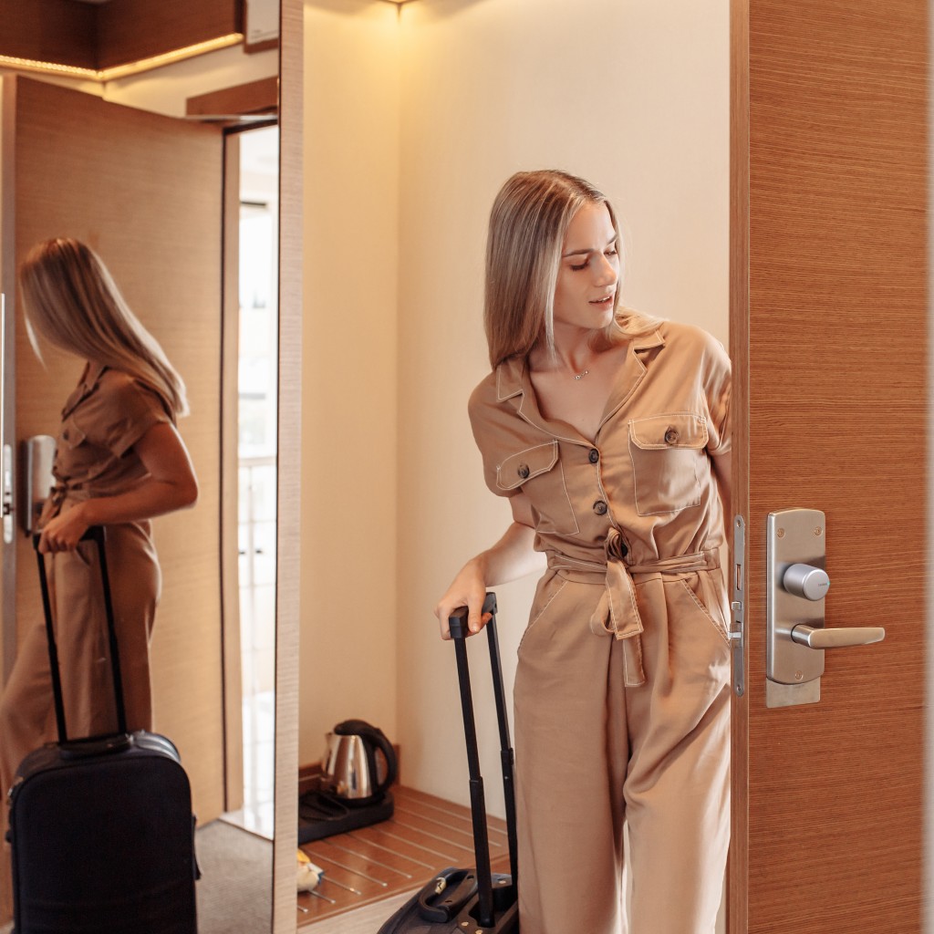 Tedee PRO Smart Lock for North American Multipoint Doors Complete Kit - Image 28